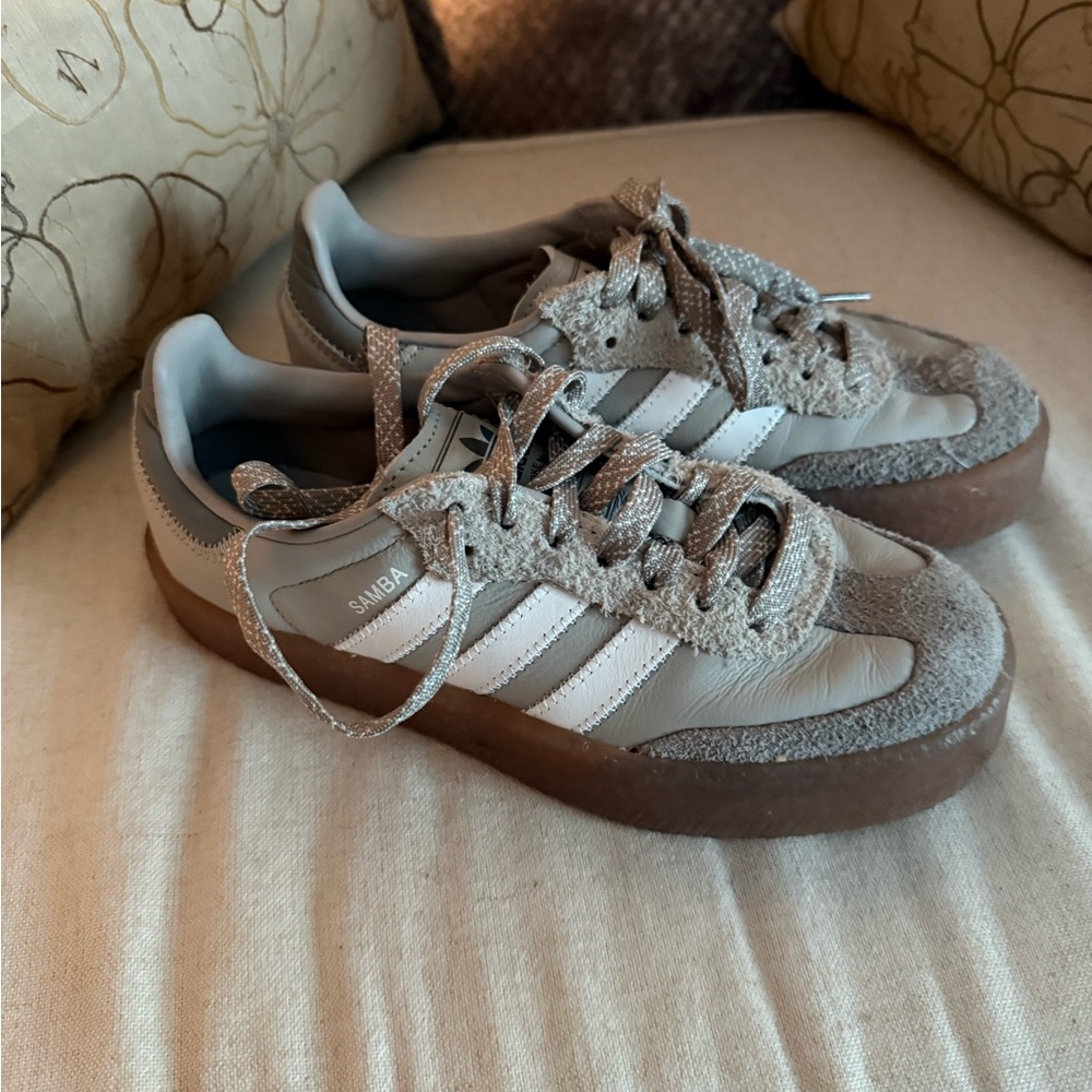 Adidas sambae grey size 5 women’s